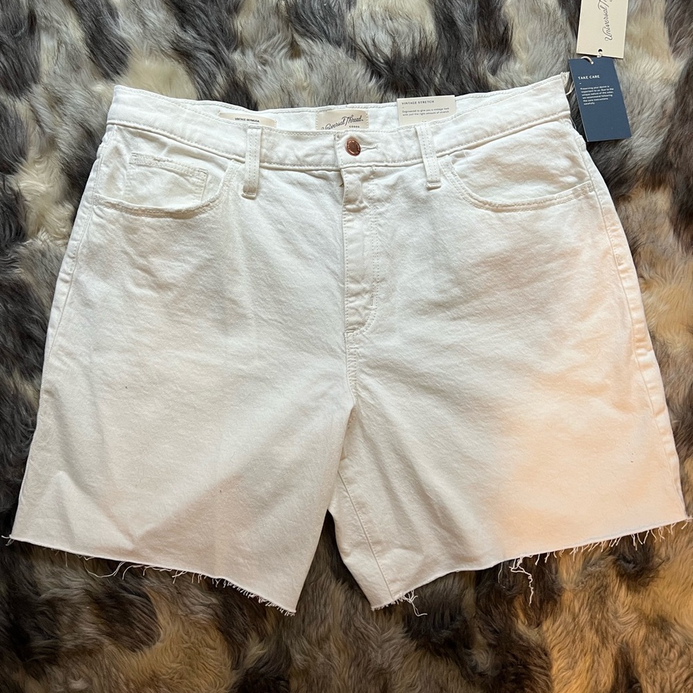 White Bermuda shorts